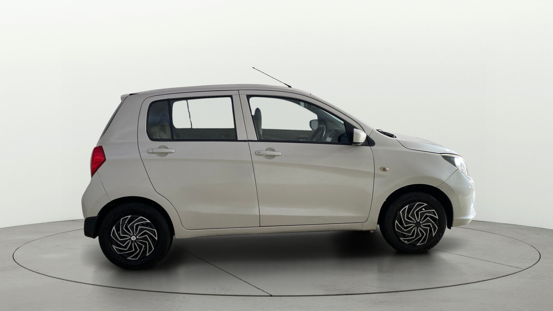 View 2019 Maruti Suzuki 1000 Base Variant Image 8 Used 2019 Maruti Suzuki 1000 Base Variant Image 8