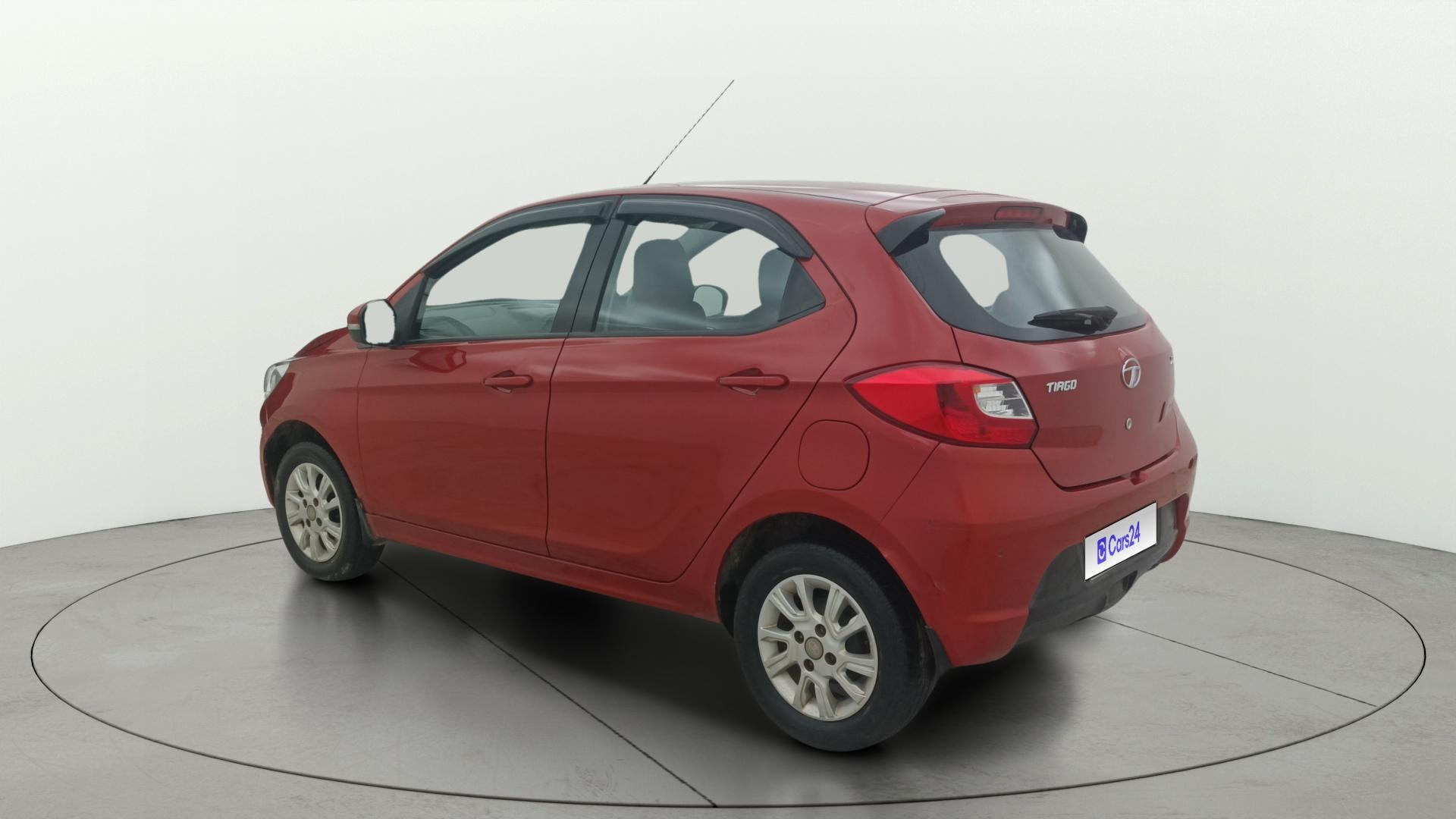 View 2018 Tata Tiago Revotorq XB Image 2 Used 2018 Tata Tiago Revotorq XB Image 2
