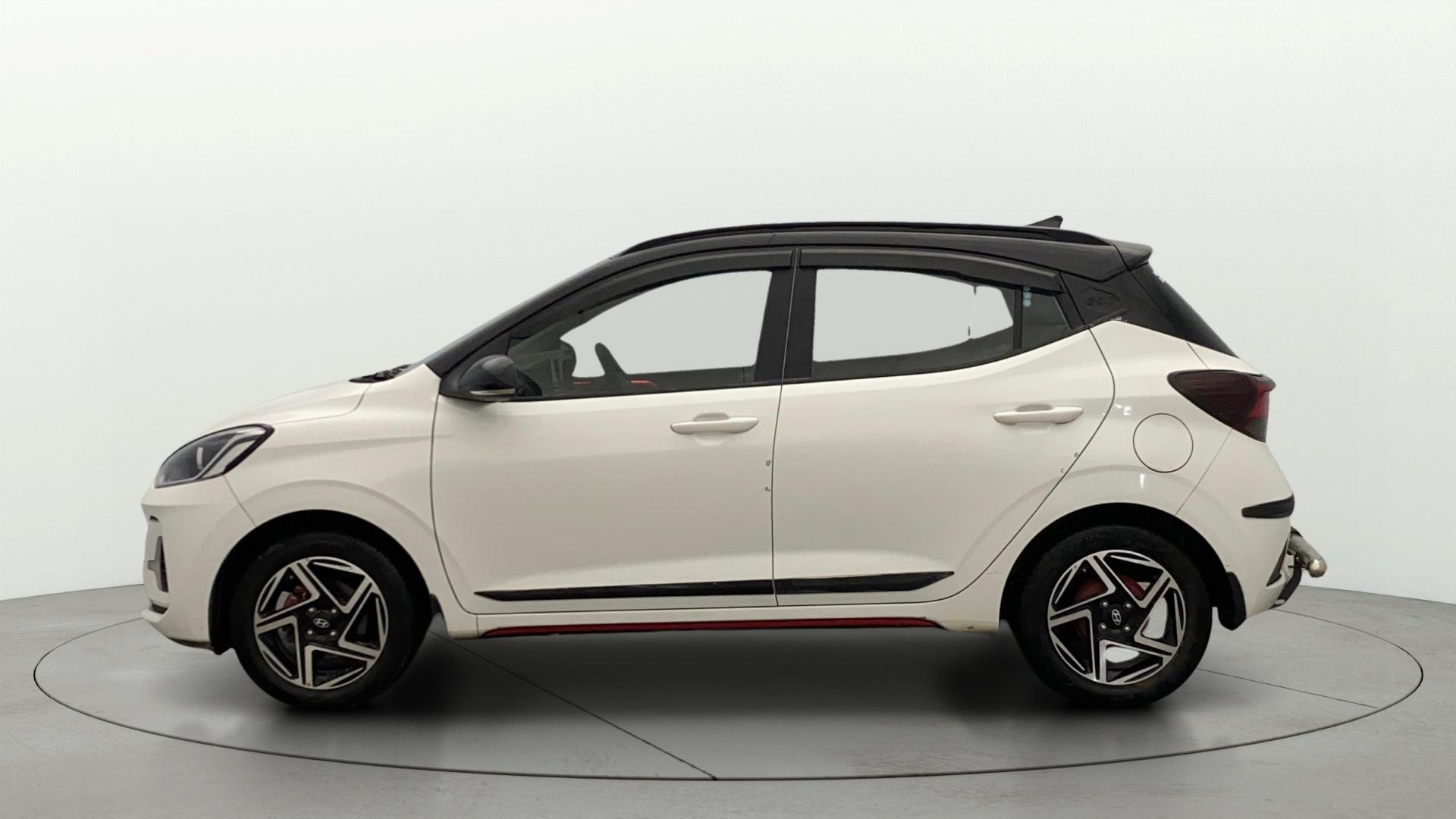 View 2023 Hyundai Grand i10 Nios Sportz Petrol Dual Tone Image 6 Used 2023 Hyundai Grand i10 Nios Sportz Petrol Dual Tone Image 6