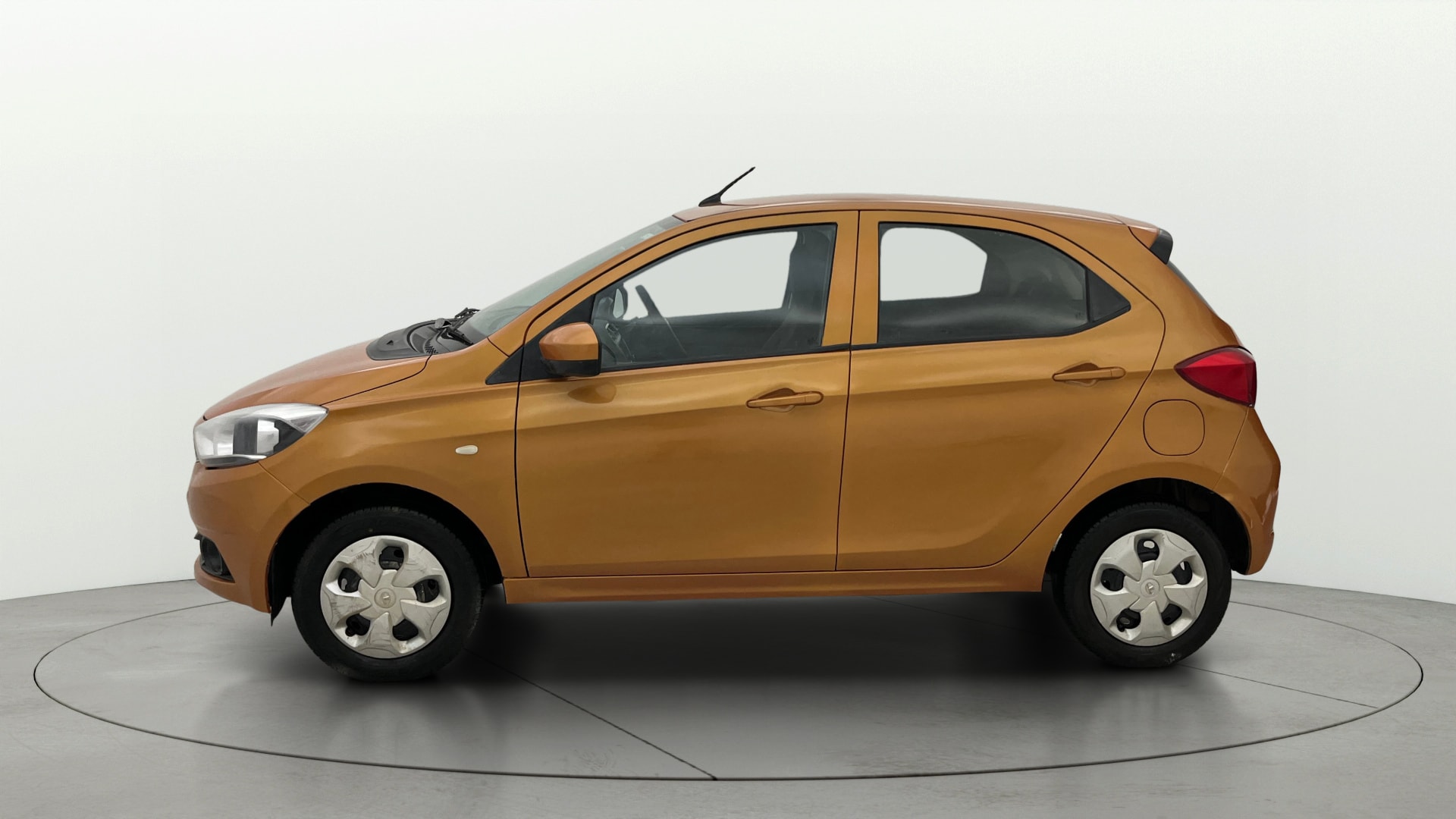View 2017 Tata Tiago Revotorq XB Image 5 Used 2017 Tata Tiago Revotorq XB Image 5