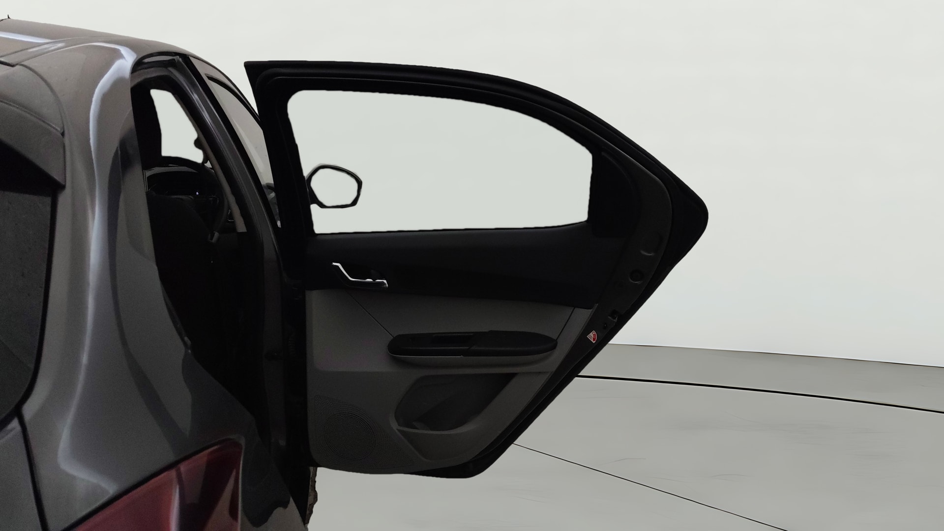 View 2021 Tata Tiago Revotorq XB Image 7 Used 2021 Tata Tiago Revotorq XB Image 7