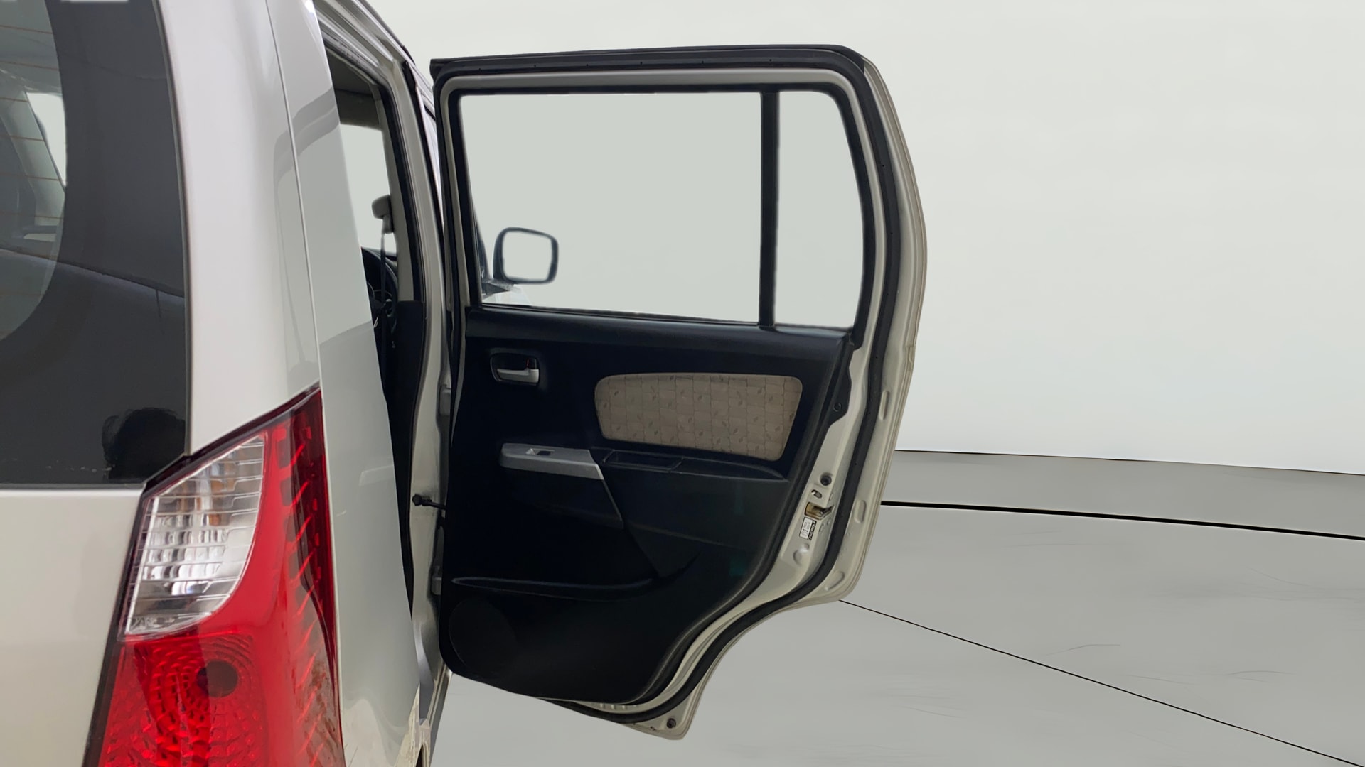 View 2015 Maruti Suzuki 1000 Base Variant Image 5 Used 2015 Maruti Suzuki 1000 Base Variant Image 5