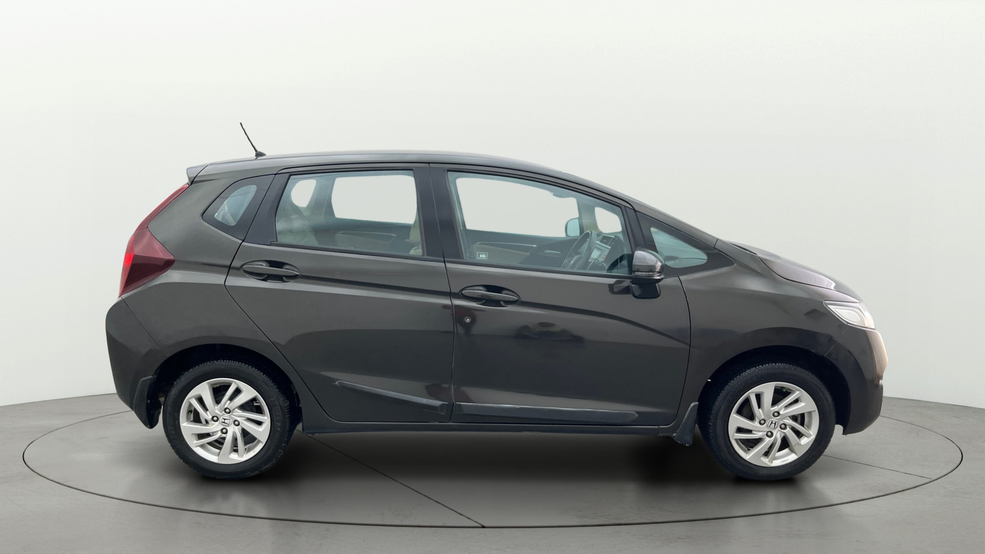 View 2015 Honda Jazz E MT Diesel Image 8 Used 2015 Honda Jazz E MT Diesel Image 8