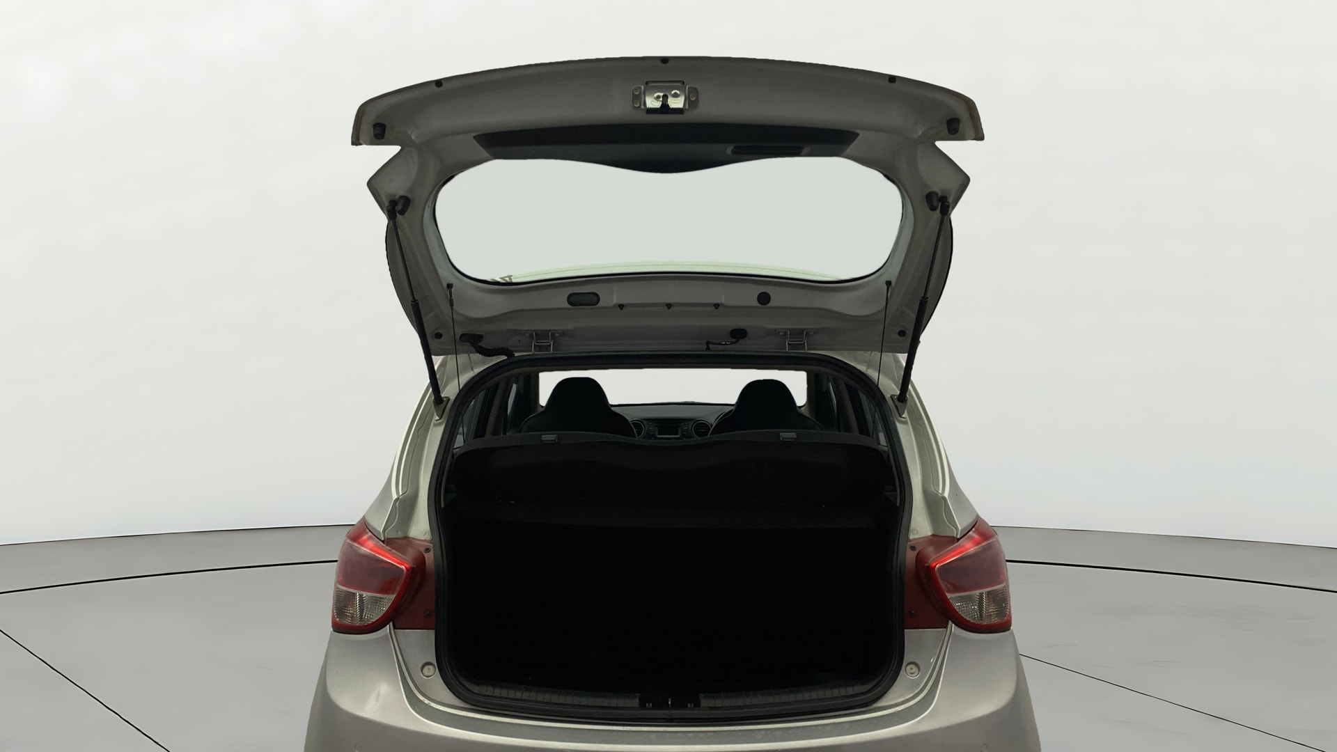 View 2014 Hyundai Grand i10 Asta AT 1.2 Kappa VTVT Image 16 Used 2014 Hyundai Grand i10 Asta AT 1.2 Kappa VTVT Image 16