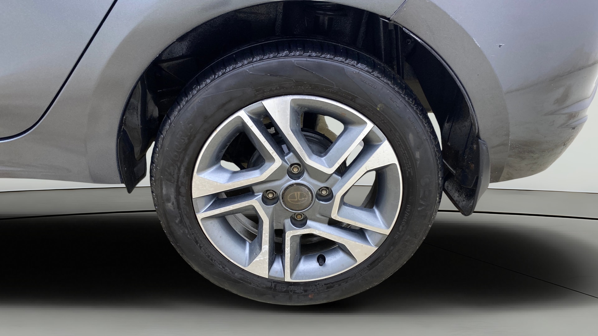 View 2022 Tata Tigor XE Diesel Image 7 Used 2022 Tata Tigor XE Diesel Image 7