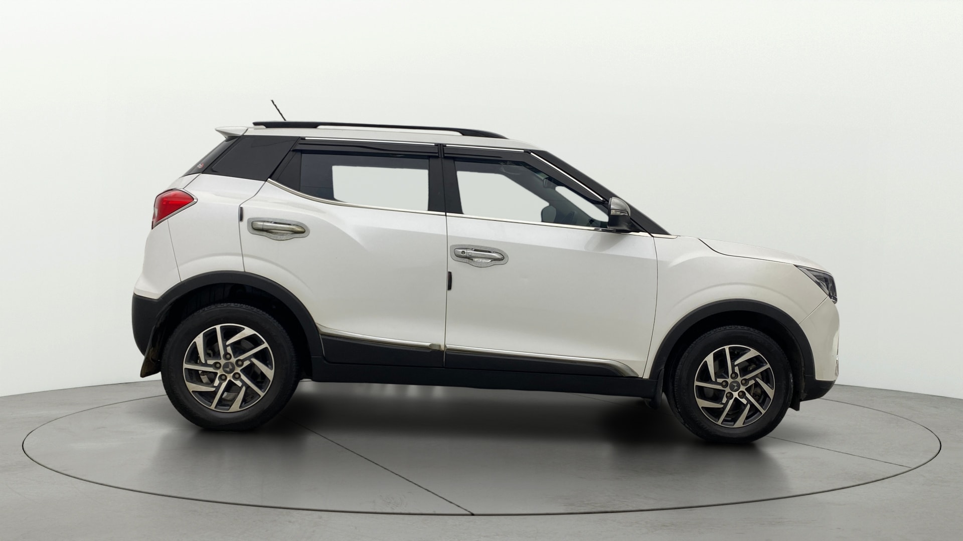 Used 2024 Mahindra XUV300 Used 2024 Mahindra XUV300
