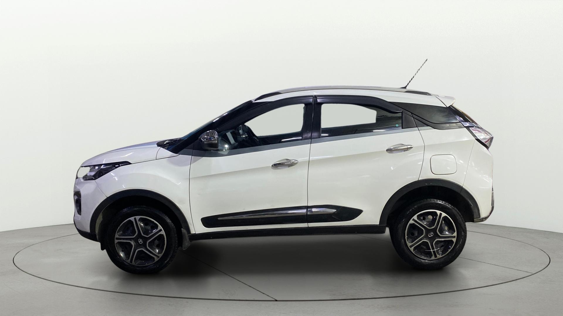 View 2021 Tata Nexon Revotorq XM Image 5 Used 2021 Tata Nexon Revotorq XM Image 5