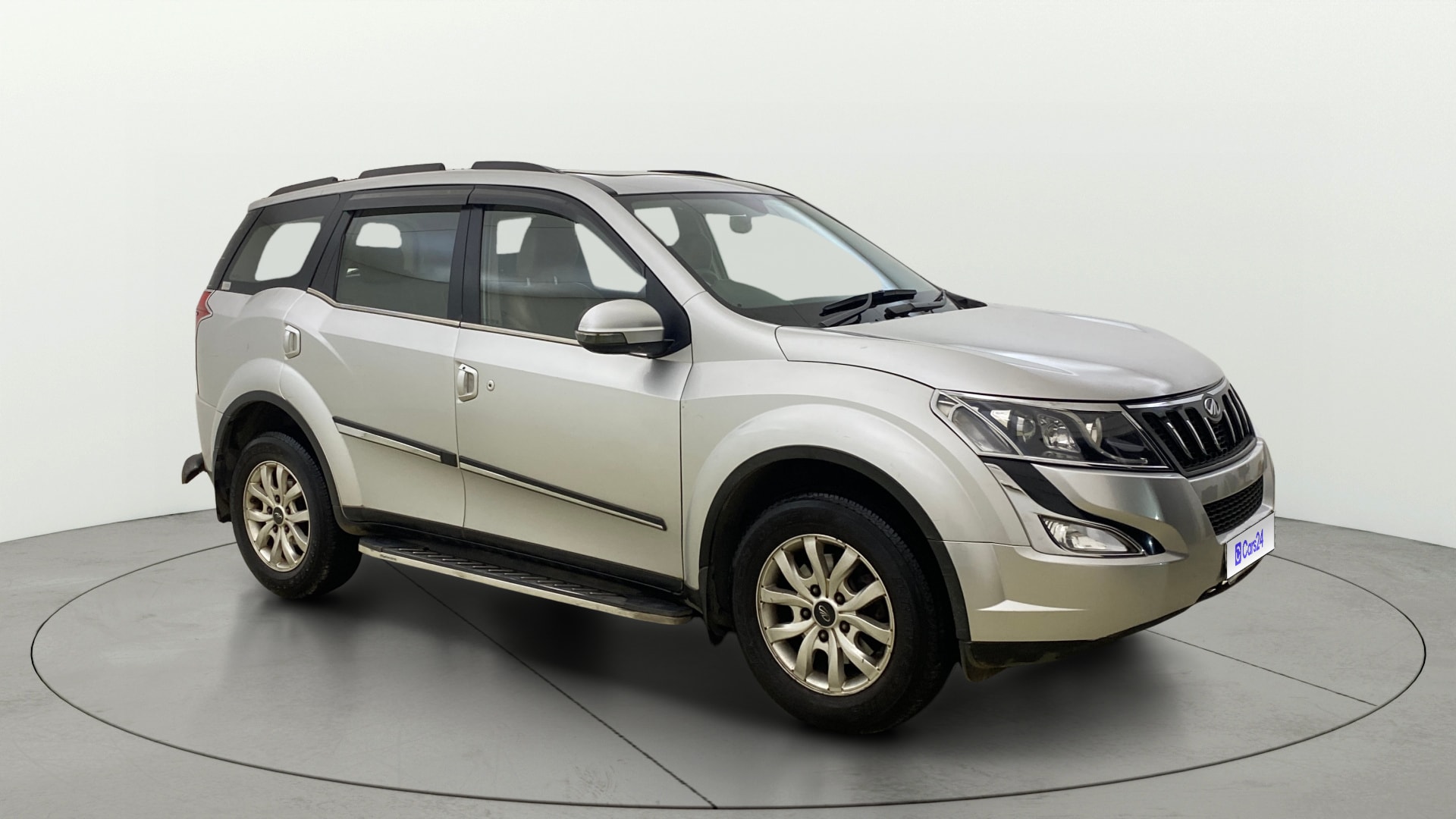 View 2017 Mahindra XUV500 W10 FWD Image 22 Used 2017 Mahindra XUV500 W10 FWD Image 22