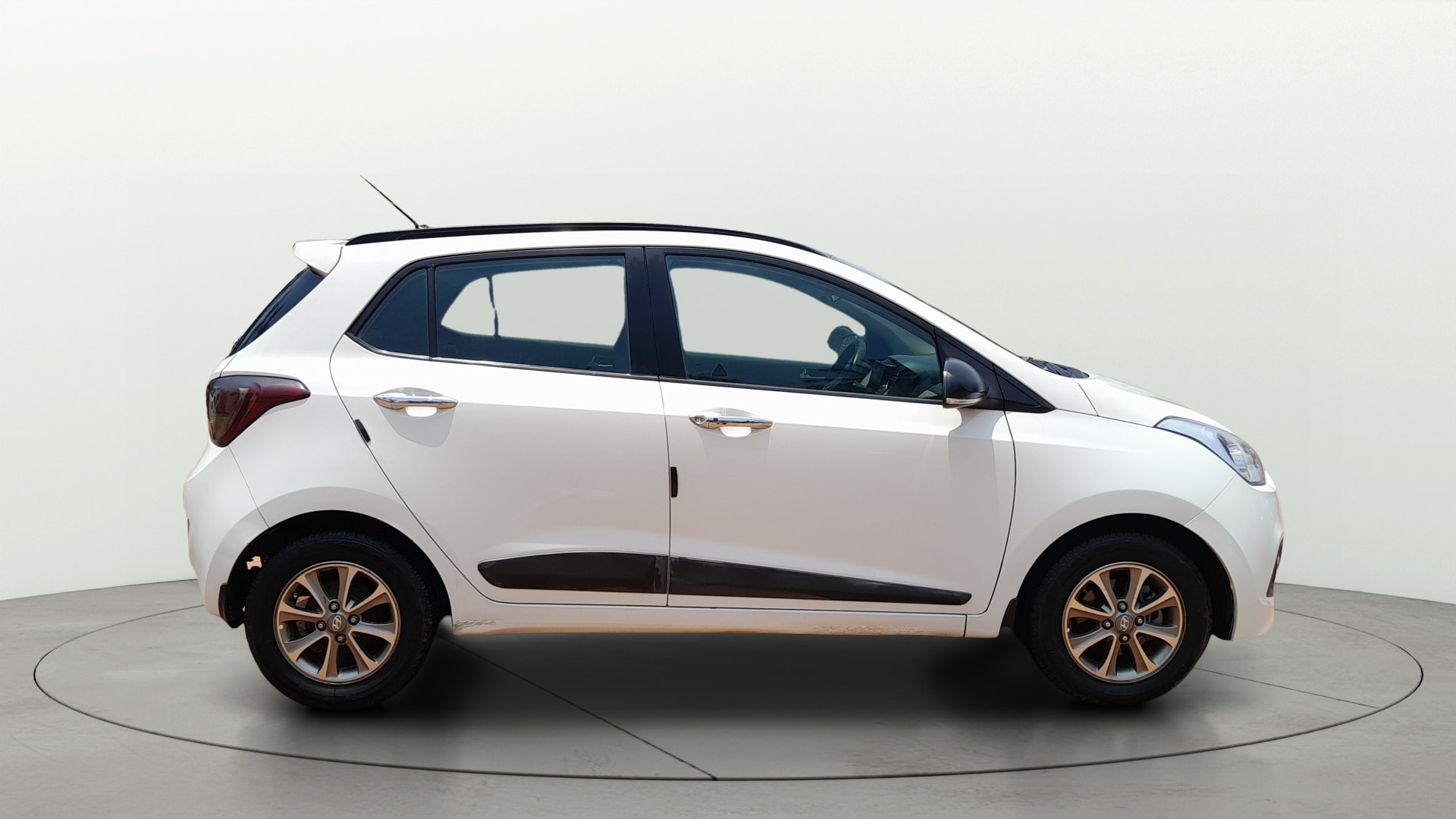 View 2014 Hyundai Grand i10 1.2 Asta Petrol Image 8 Used 2014 Hyundai Grand i10 1.2 Asta Petrol Image 8