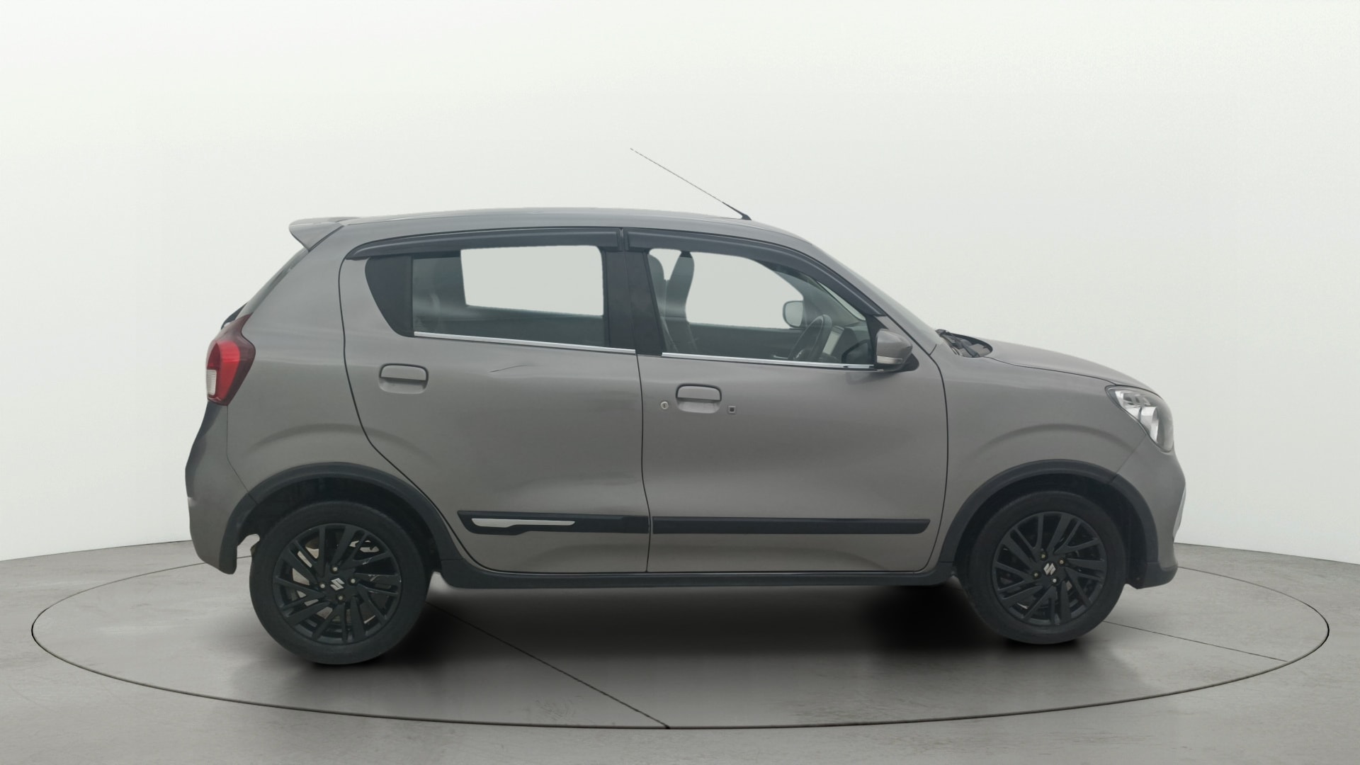 View 2022 Maruti Suzuki 1000 Base Variant Image 27 Used 2022 Maruti Suzuki 1000 Base Variant Image 27