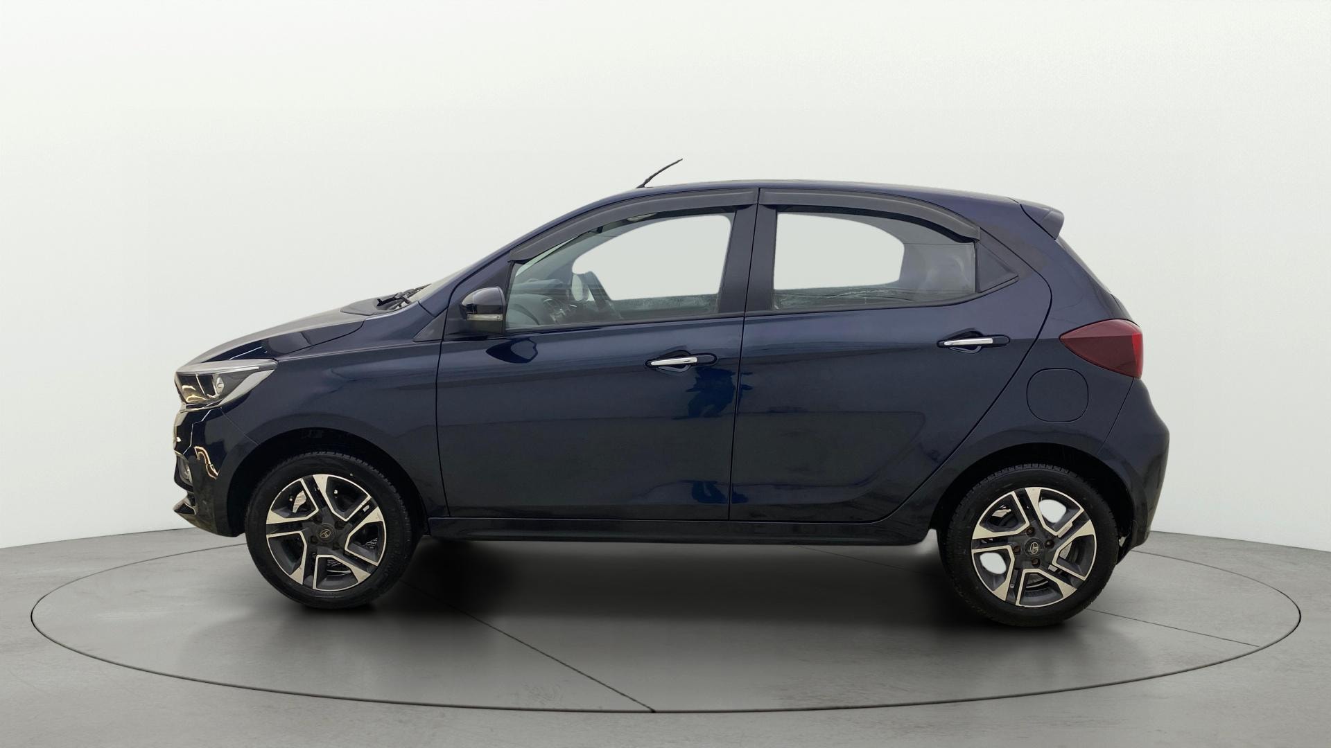 View 2022 Tata Tiago Revotorq XB Image 26 Used 2022 Tata Tiago Revotorq XB Image 26