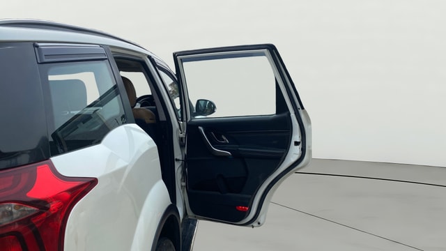 View Mahindra XUV500 Image 8 Used Mahindra XUV500 Image 8