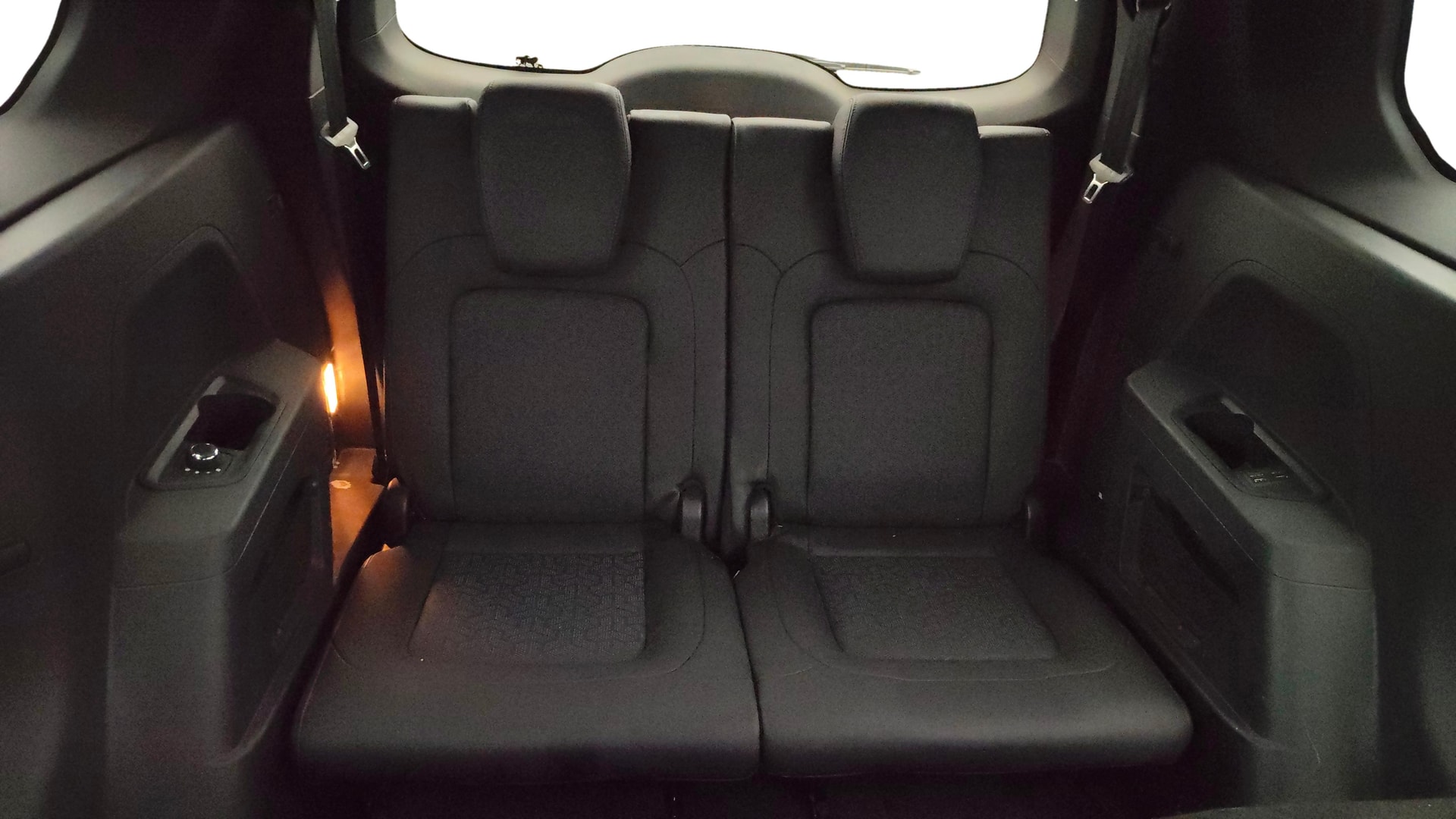 View 2022 Tata Safari XZA Plus Image 10 Used 2022 Tata Safari XZA Plus Image 10