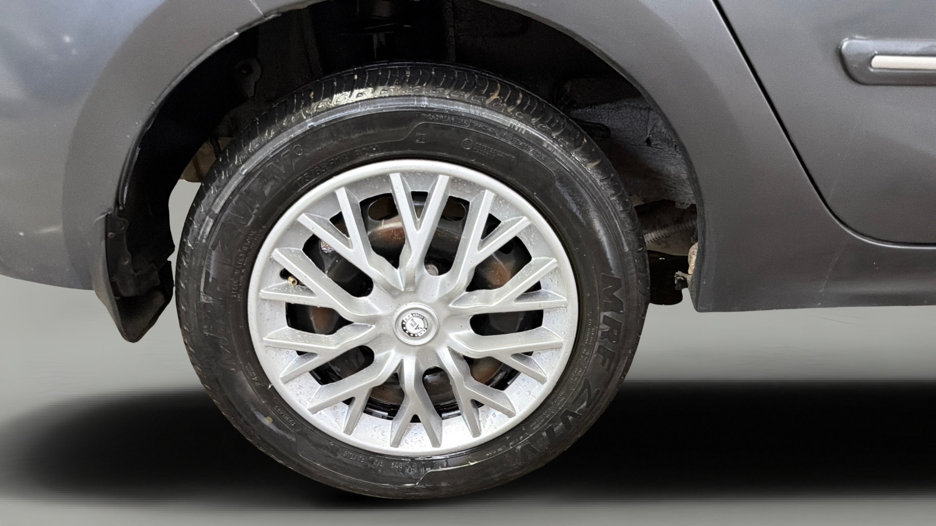 View 2020 Tata Tigor XE Diesel Image 23 Used 2020 Tata Tigor XE Diesel Image 23