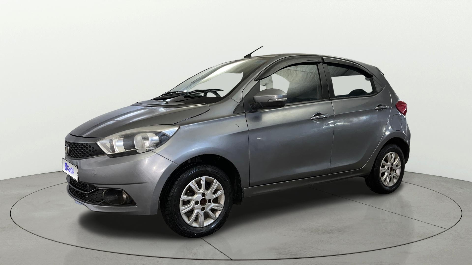 View 2018 Tata Tiago Revotorq XB Image 20 Used 2018 Tata Tiago Revotorq XB Image 20