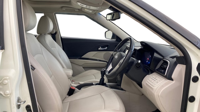 View Mahindra XUV300 Image 28 Used Mahindra XUV300 Image 28