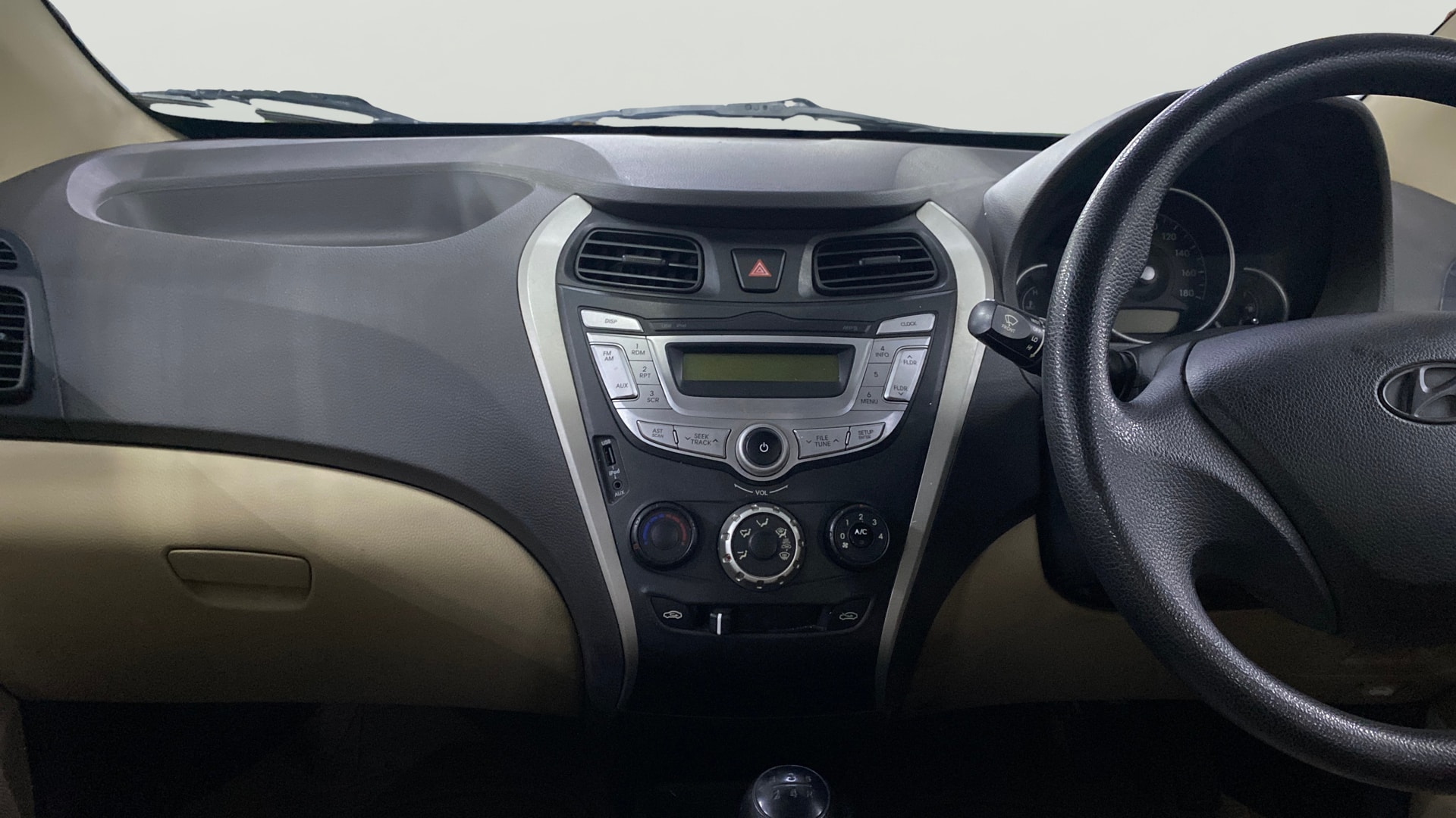 View 2016 Hyundai EON Magna Plus Image 30 Used 2016 Hyundai EON Magna Plus Image 30