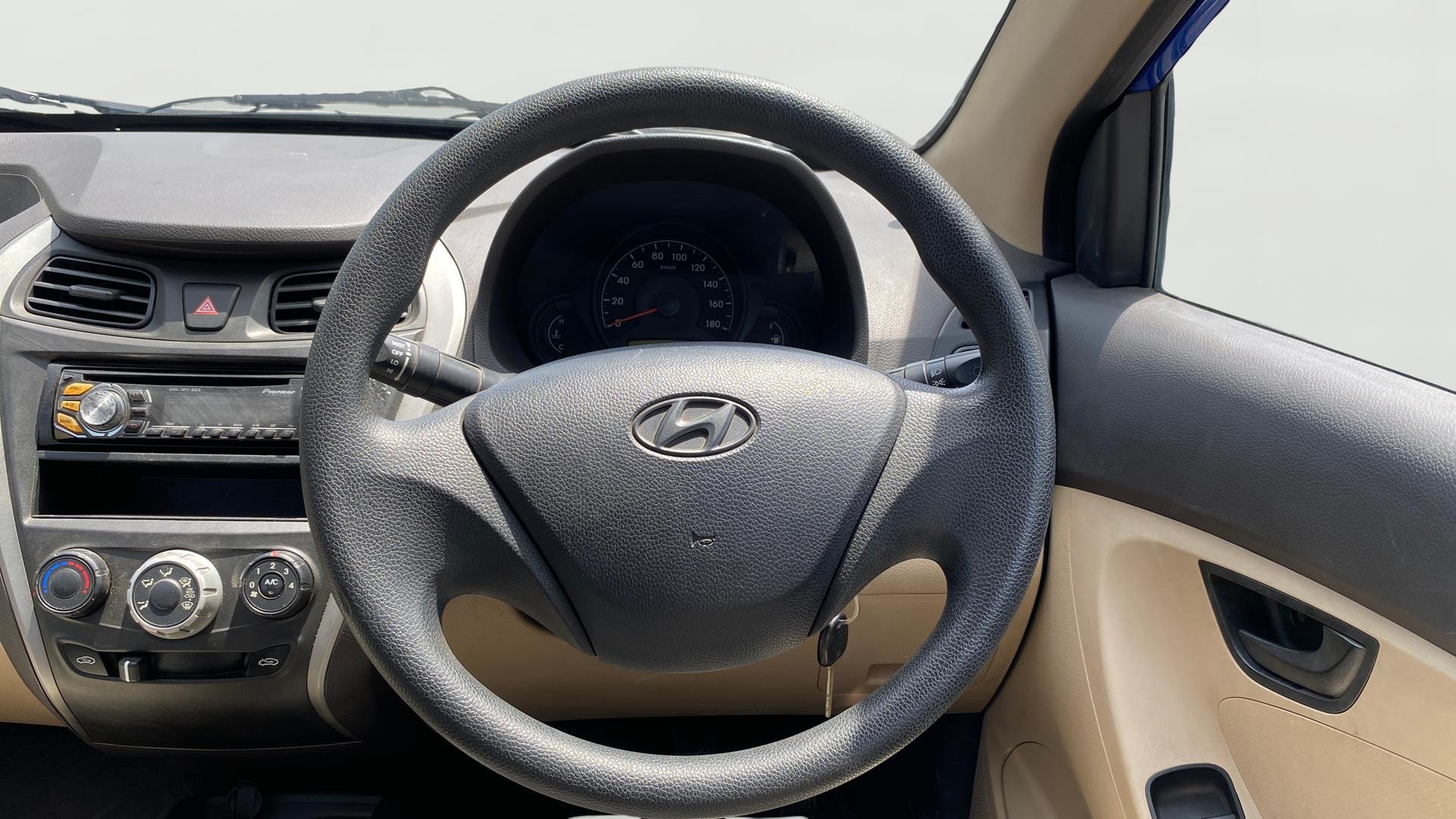 View 2014 Hyundai EON Era Plus Image 21 Used 2014 Hyundai EON Era Plus Image 21