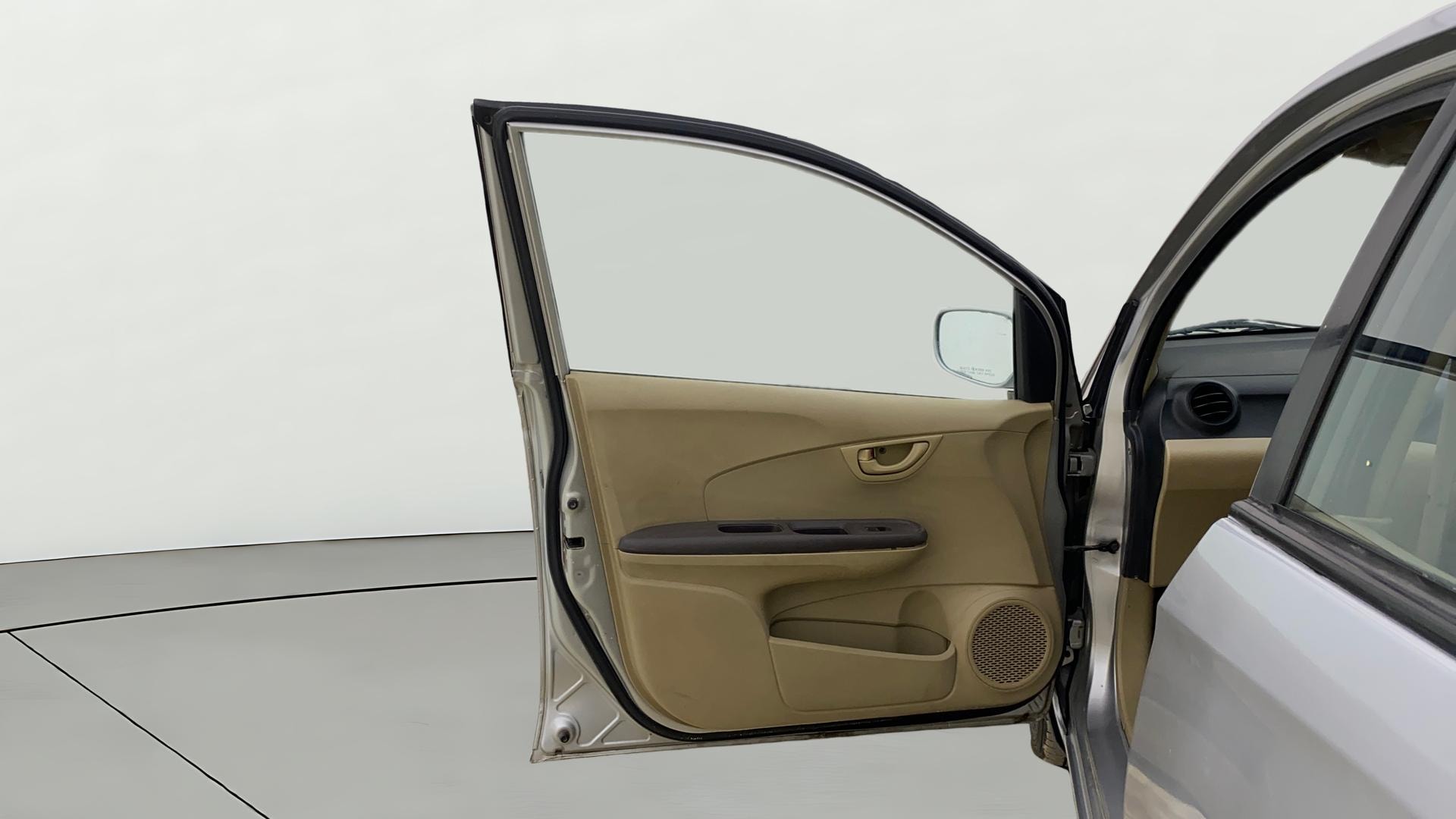 View 2014 Honda Amaze E MT Petrol BS IV Image 31 Used 2014 Honda Amaze E MT Petrol BS IV Image 31