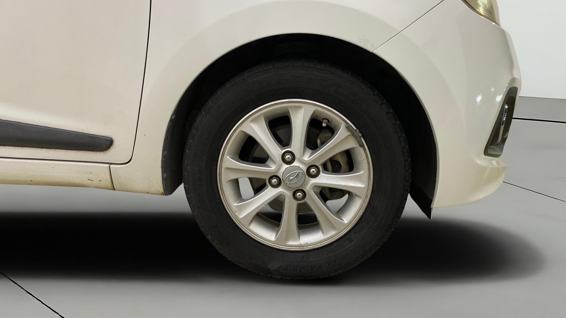 View 2015 Hyundai Grand i10 Asta AT 1.2 Kappa VTVT Image 41 Used 2015 Hyundai Grand i10 Asta AT 1.2 Kappa VTVT Image 41