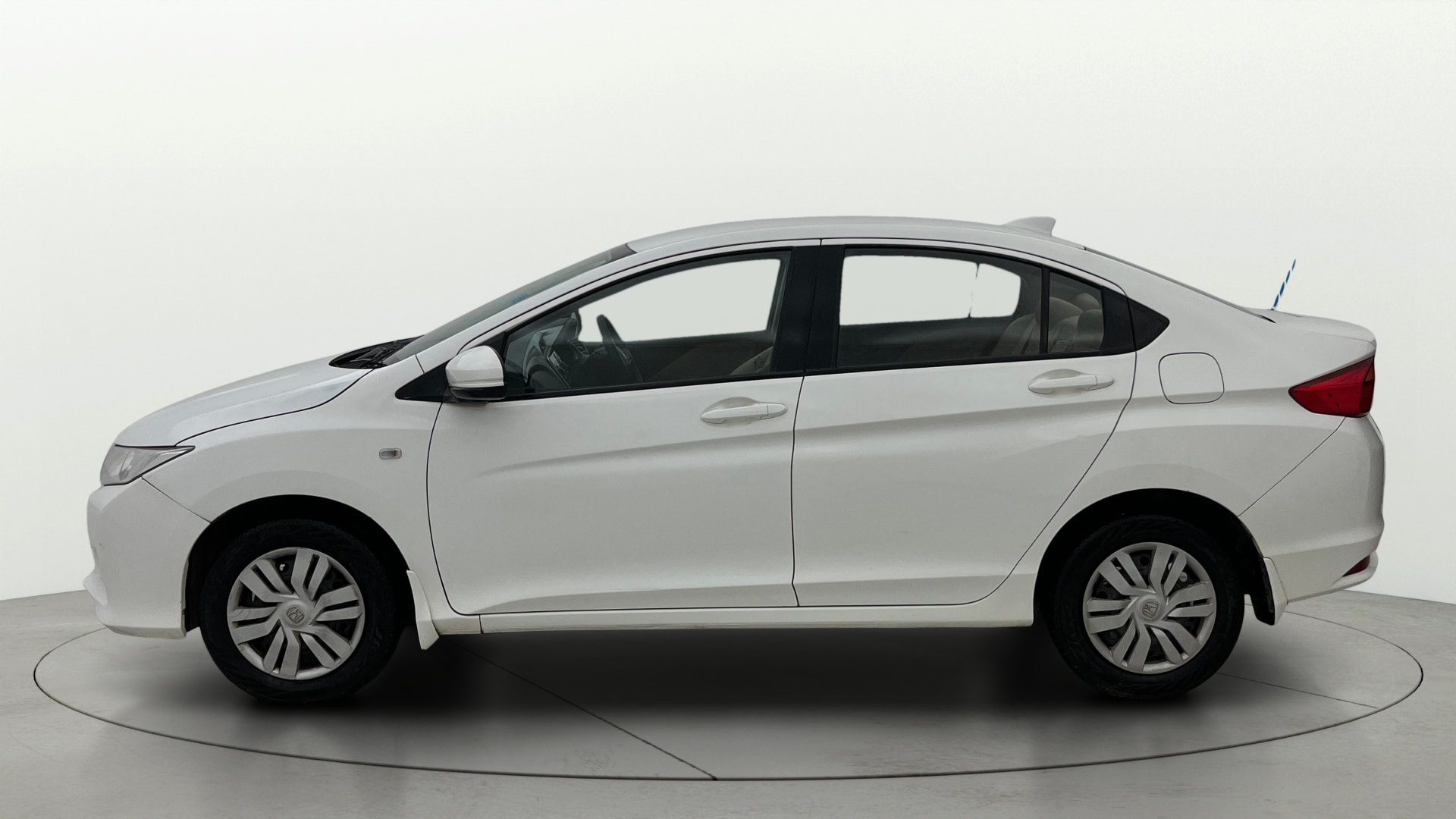 View 2015 Honda City ZX MT Diesel Anniversary Edition Image 6 Used 2015 Honda City ZX MT Diesel Anniversary Edition Image 6