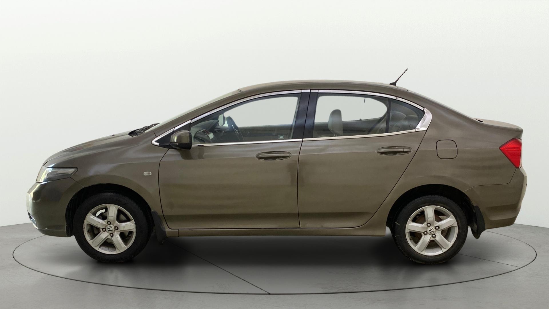 View 2013 Honda City ZX MT Diesel Anniversary Edition Image 5 Used 2013 Honda City ZX MT Diesel Anniversary Edition Image 5