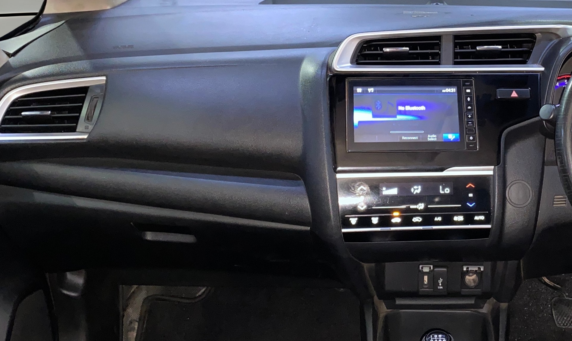 View 2022 Honda WR-V S MT Diesel Edge Edition Image 17 Used 2022 Honda WR-V S MT Diesel Edge Edition Image 17