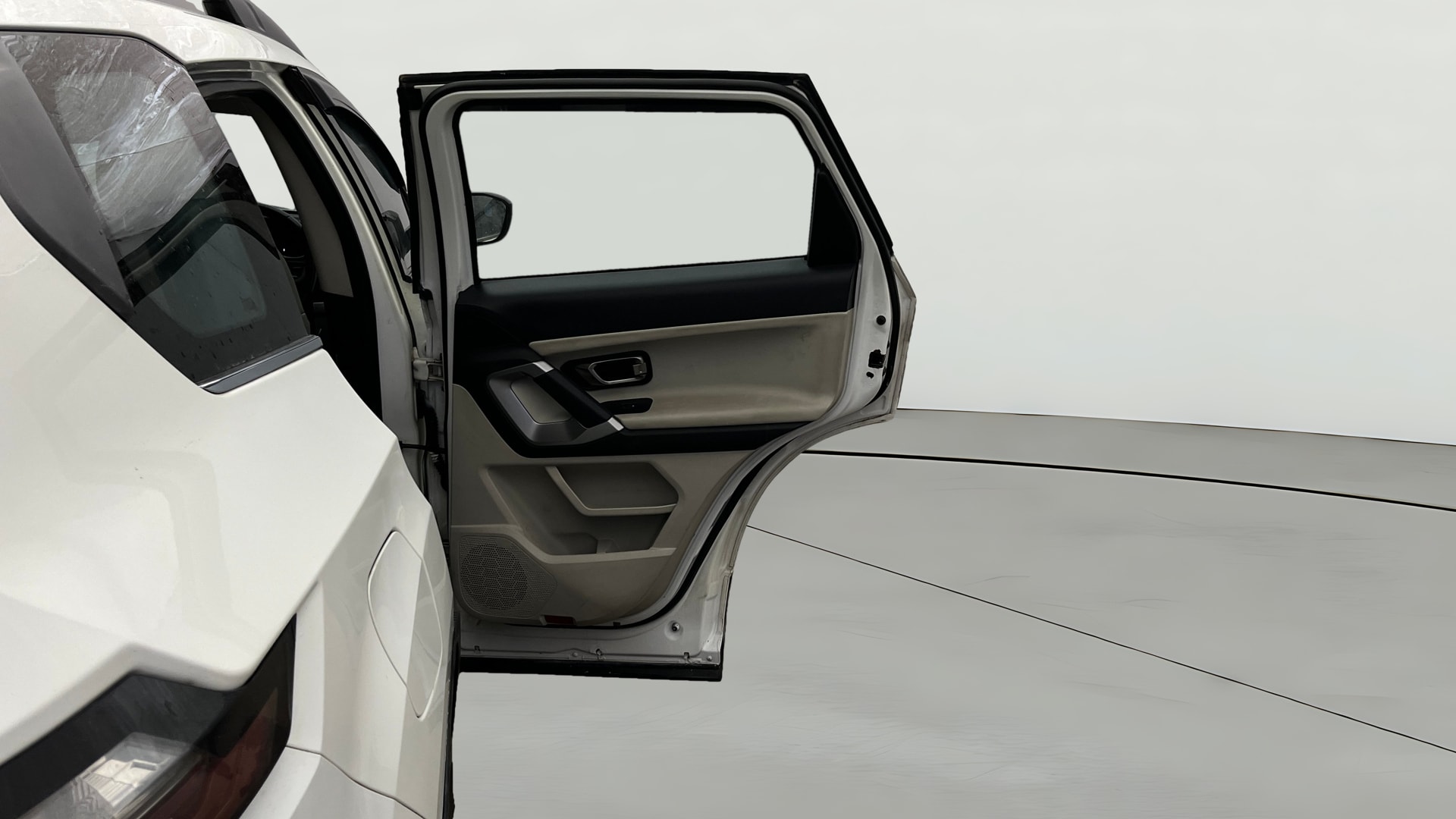 View 2023 Tata Safari XZ Image 8 Used 2023 Tata Safari XZ Image 8