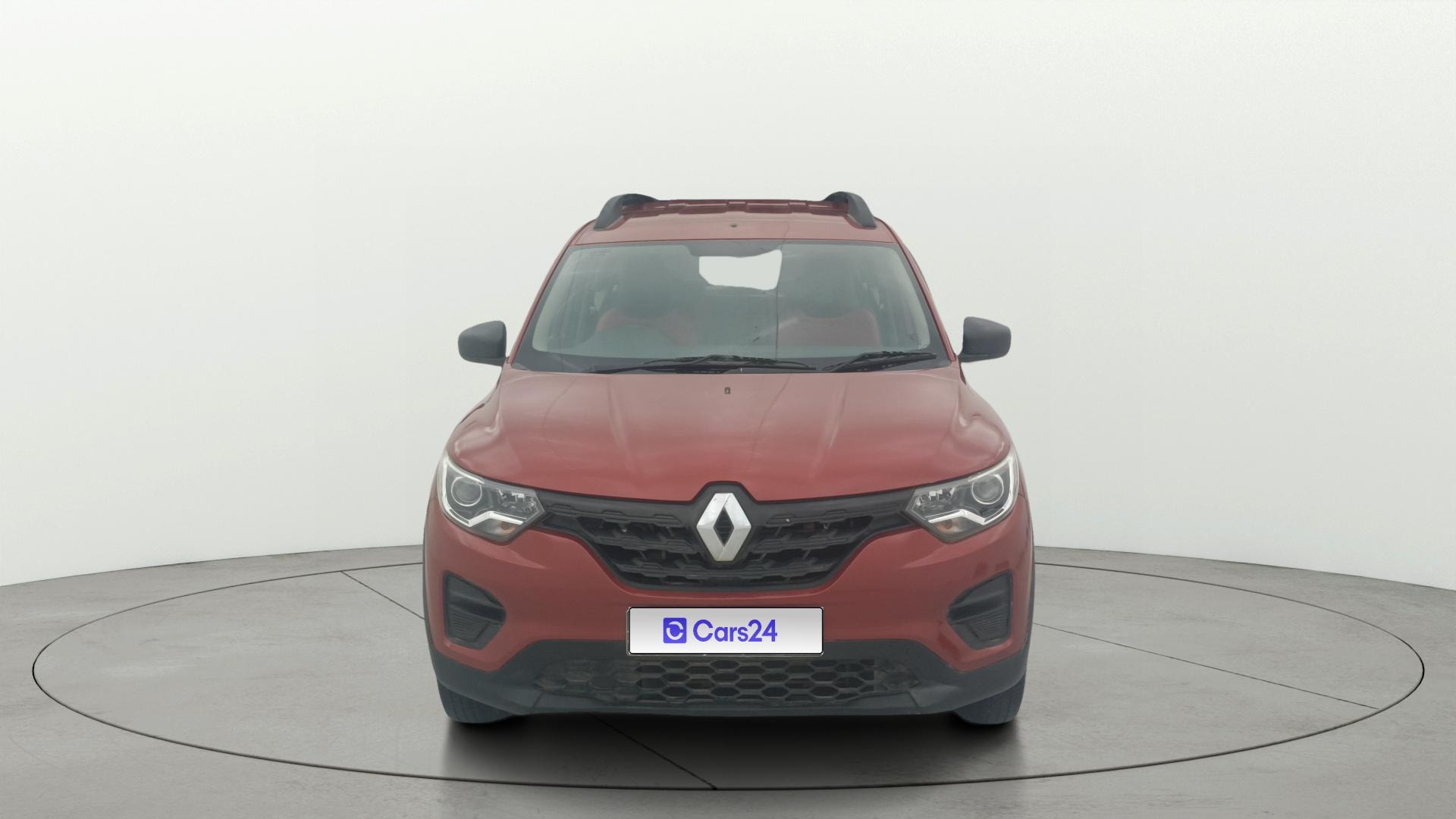 View 2020 Renault Triber RXE Image 1 Used 2020 Renault Triber RXE Image 1