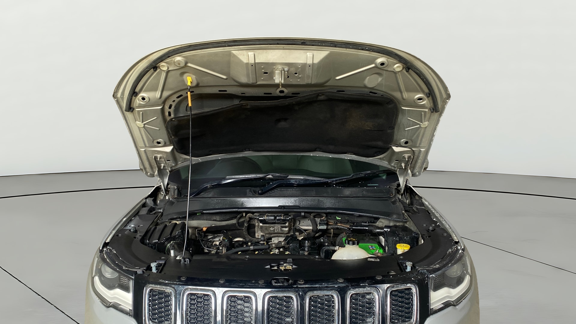 View 2017 Jeep Compass Limited 1.4 Multi AIR Petrol DDCT AT BS IV Image 19 Used 2017 Jeep Compass Limited 1.4 Multi AIR Petrol DDCT AT BS IV Image 19
