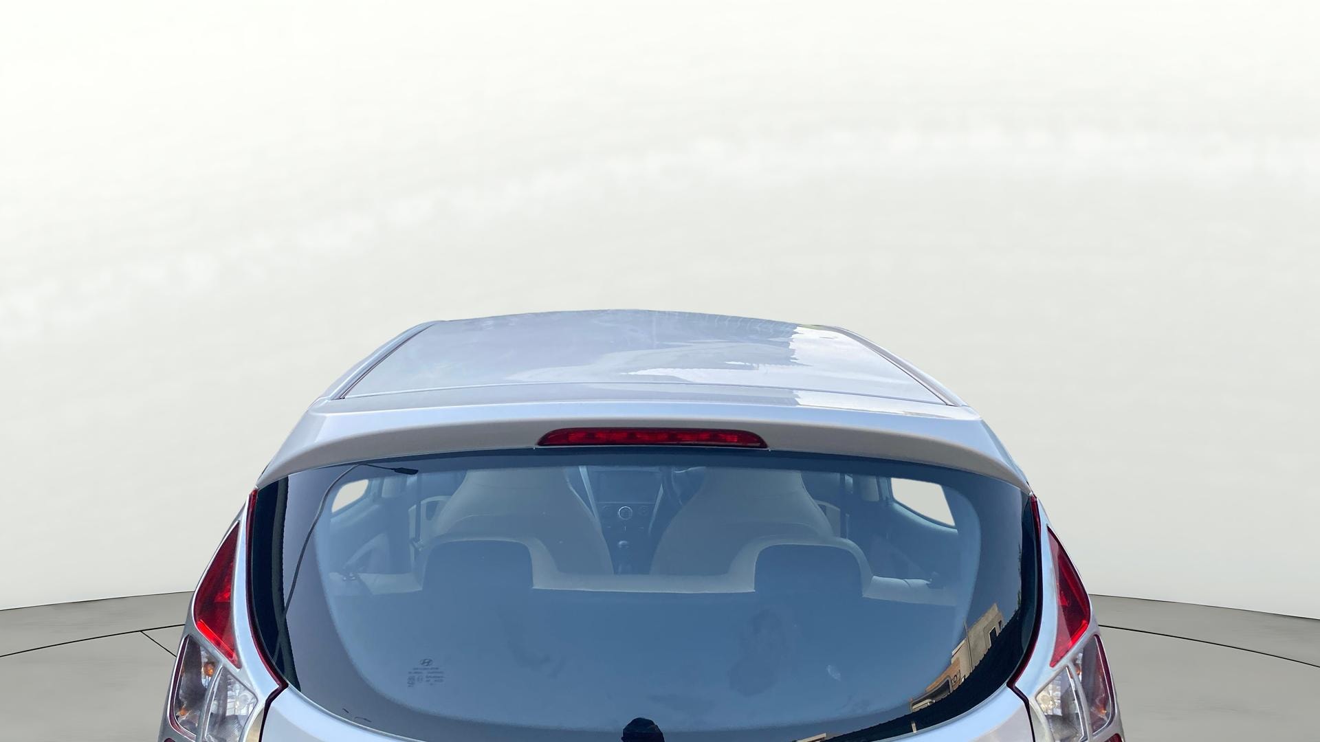 View 2018 Hyundai EON Era Plus Image 4 Used 2018 Hyundai EON Era Plus Image 4