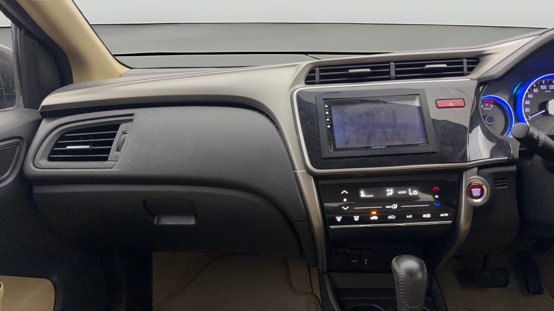 View 2015 Honda City ZX MT Diesel Anniversary Edition Image 18 Used 2015 Honda City ZX MT Diesel Anniversary Edition Image 18