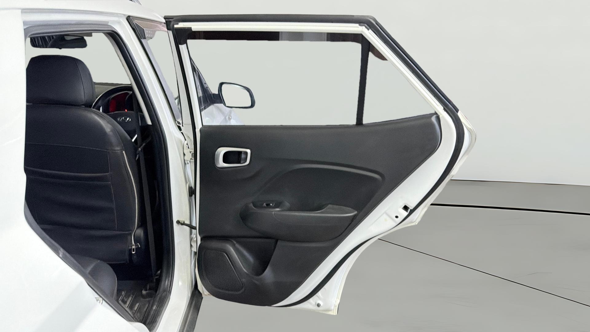 View 2022 Hyundai Venue S 1.2 Petrol Image 7 Used 2022 Hyundai Venue S 1.2 Petrol Image 7