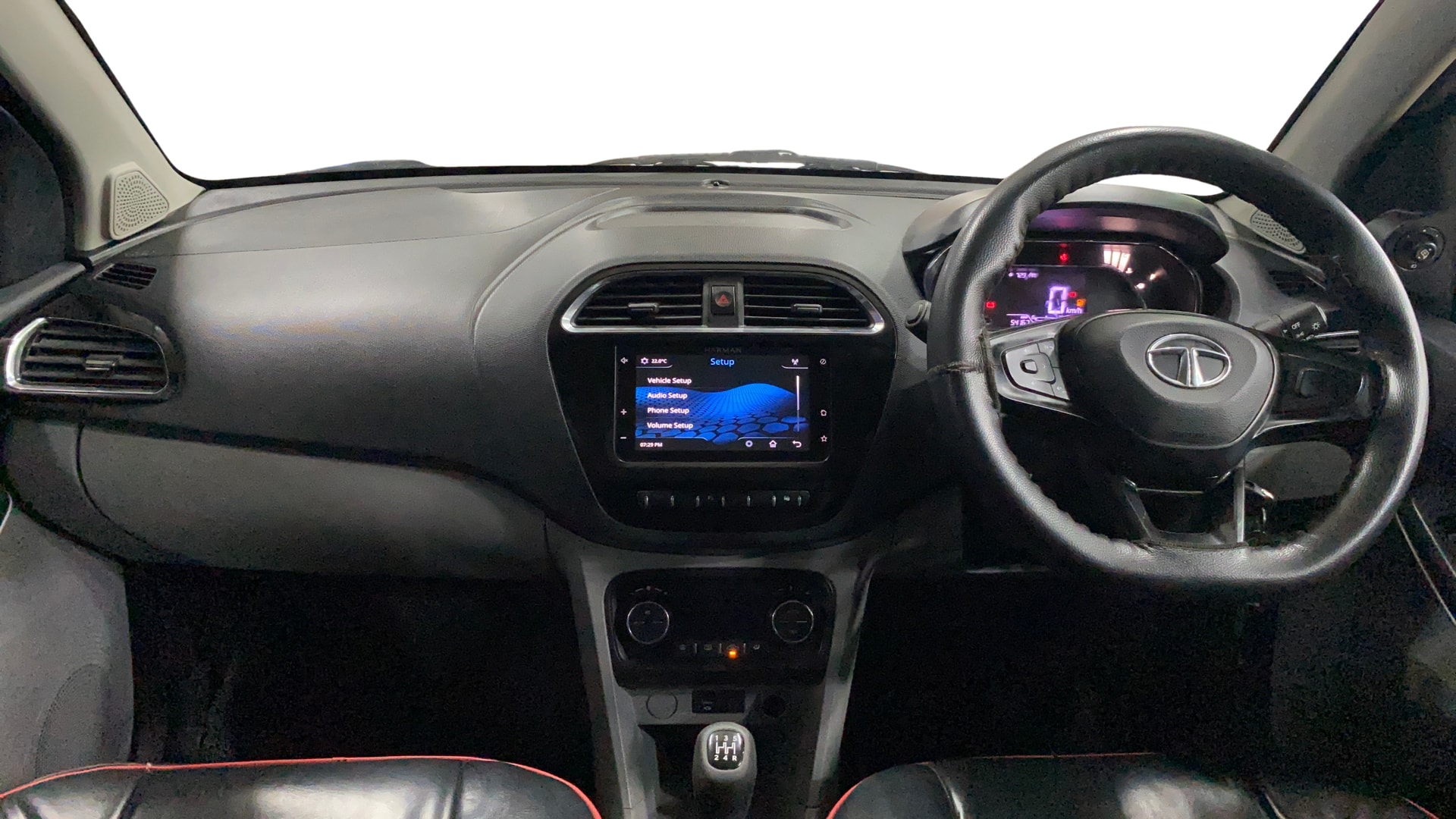 View 2021 Tata Tiago Revotorq XB Image 15 Used 2021 Tata Tiago Revotorq XB Image 15