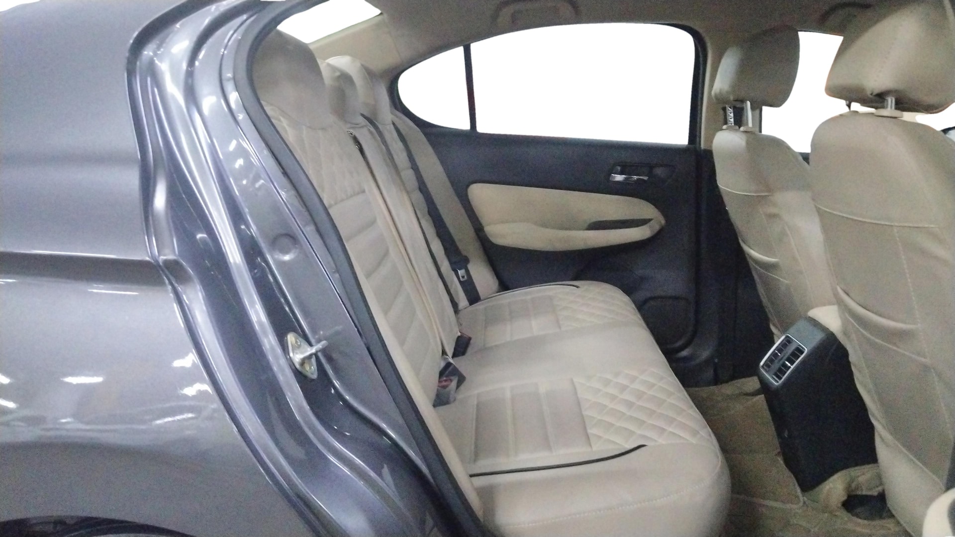 View 2020 Honda City ZX MT Diesel Anniversary Edition Image 30 Used 2020 Honda City ZX MT Diesel Anniversary Edition Image 30
