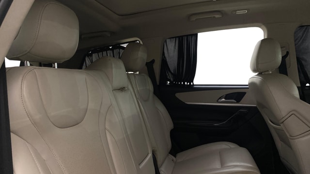 View Mahindra XUV700 Image 38 Used Mahindra XUV700 Image 38
