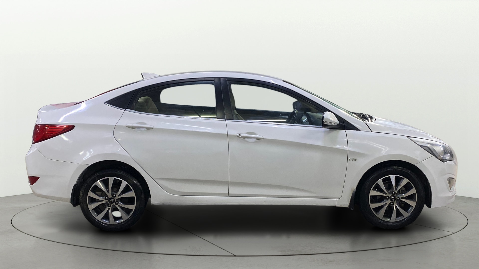 View 2016 Hyundai Verna 1.6 VTVT SX Image 8 Used 2016 Hyundai Verna 1.6 VTVT SX Image 8