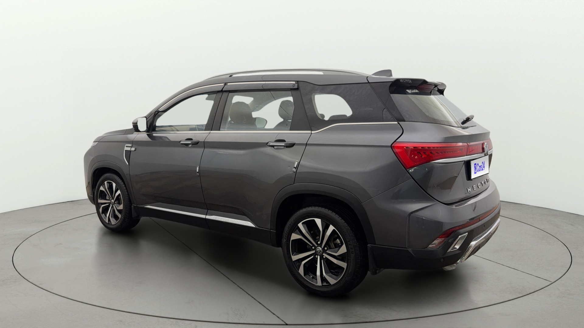 View 2024 MG Hector Plus Savvy Pro 7 Seater CVT Petrol Image 2 Used 2024 MG Hector Plus Savvy Pro 7 Seater CVT Petrol Image 2