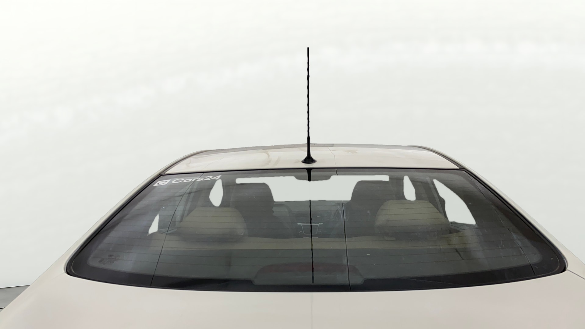 View 2014 Hyundai Fluidic Verna 1.6 VTVT SX Image 3 Used 2014 Hyundai Fluidic Verna 1.6 VTVT SX Image 3