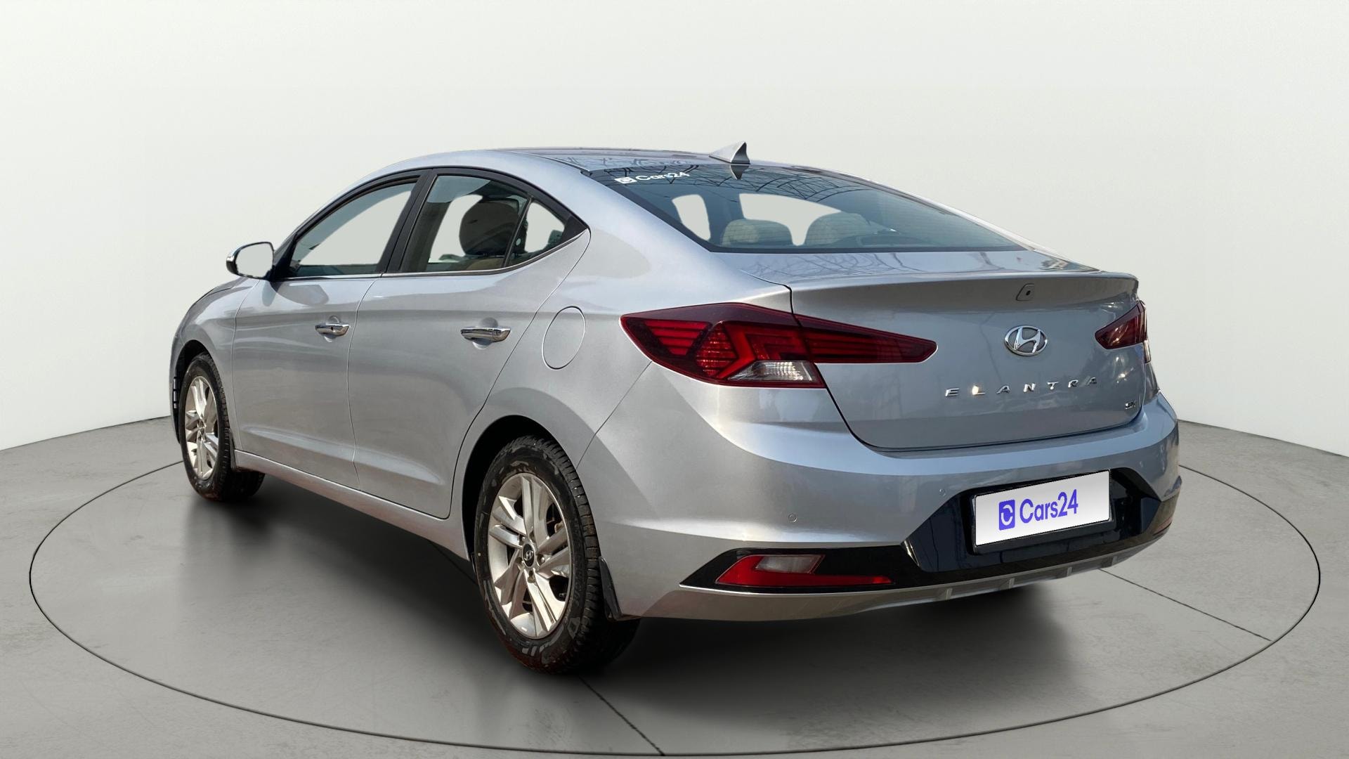 View 2022 Hyundai Elantra 1.6 CRDi S Image 2 Used 2022 Hyundai Elantra 1.6 CRDi S Image 2