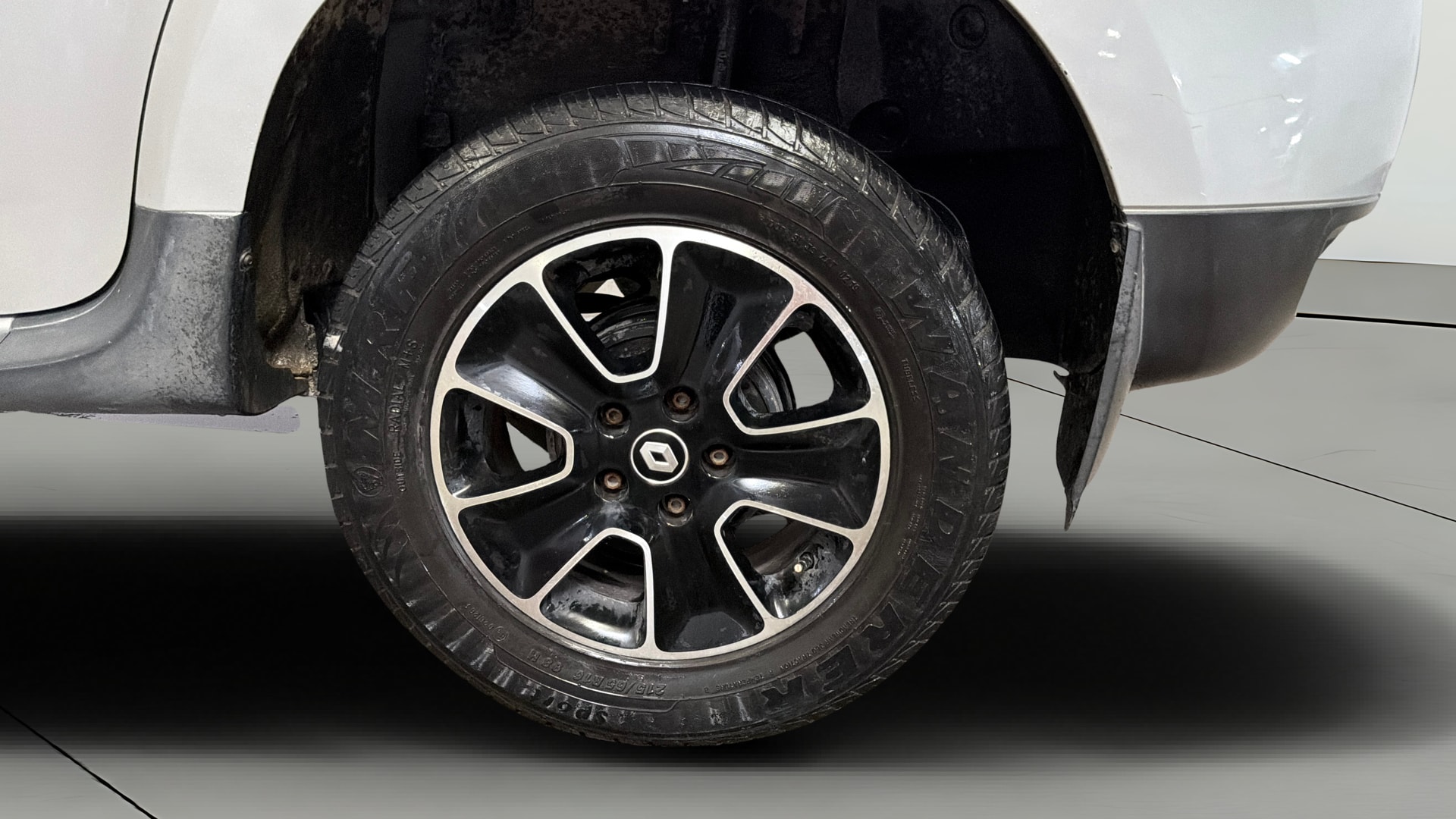 View 2019 Renault Duster Petrol RxS CVT Petrol Image 11 Used 2019 Renault Duster Petrol RxS CVT Petrol Image 11