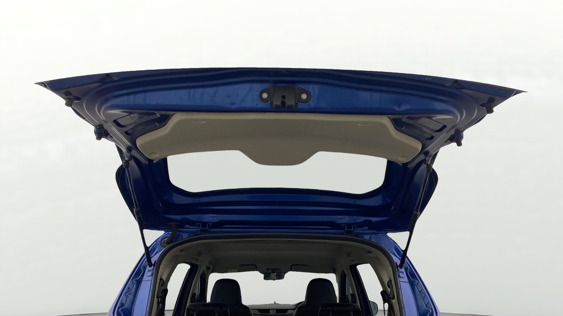 View 2022 Renault Triber RXT Image 17 Used 2022 Renault Triber RXT Image 17