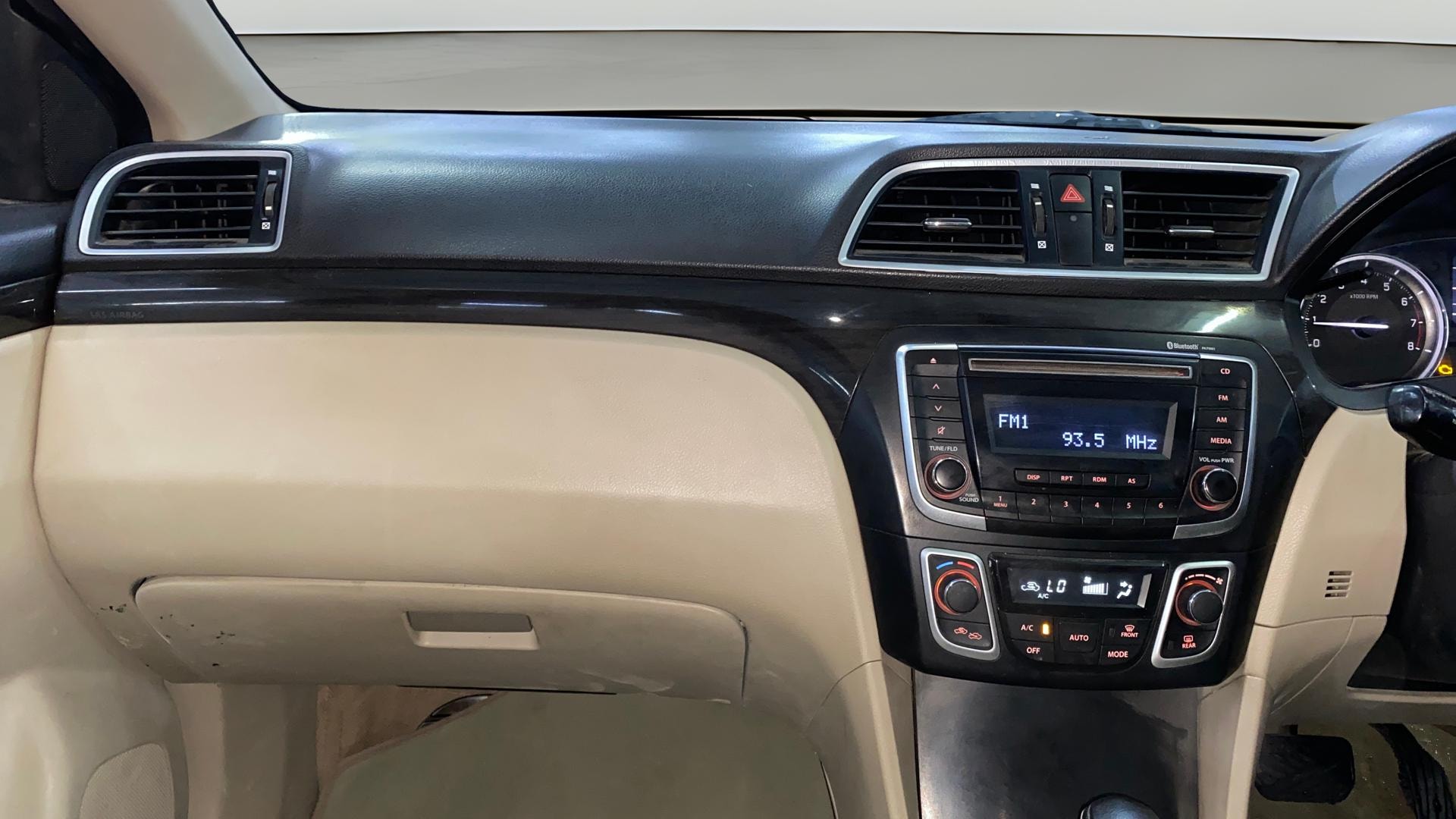 View 2015 Maruti Suzuki 1000 Base Variant Image 17 Used 2015 Maruti Suzuki 1000 Base Variant Image 17