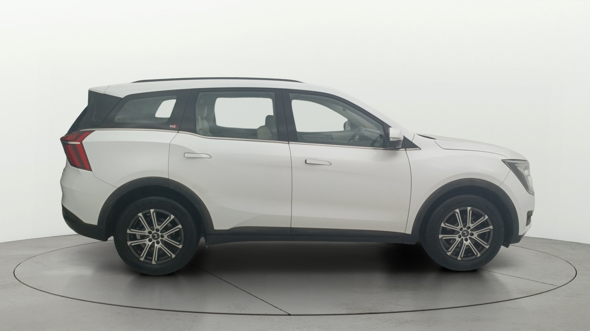 Used 2023 Mahindra XUV700 Used 2023 Mahindra XUV700