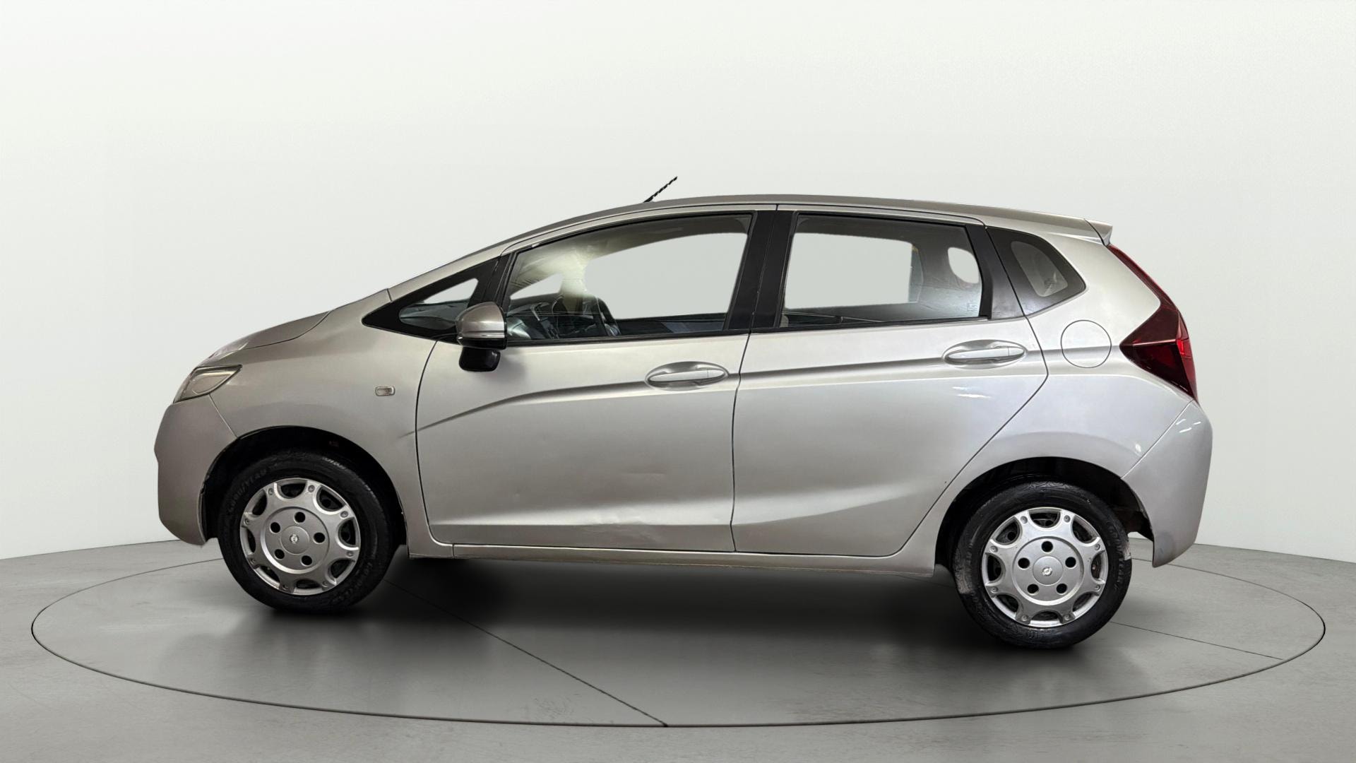 View 2016 Honda Jazz E MT Diesel Image 24 Used 2016 Honda Jazz E MT Diesel Image 24