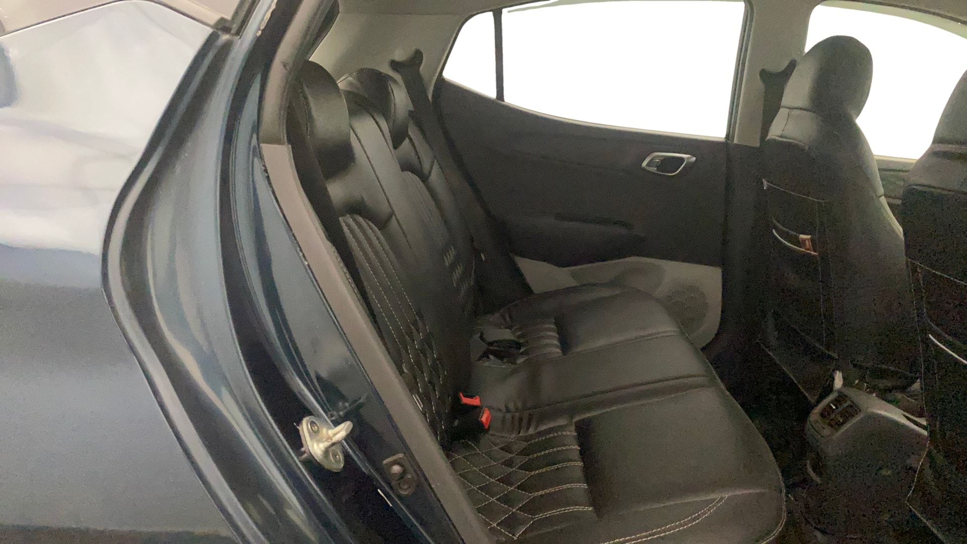 View 2020 Hyundai Grand i10 Nios Sportz Petrol AMT Image 38 Used 2020 Hyundai Grand i10 Nios Sportz Petrol AMT Image 38