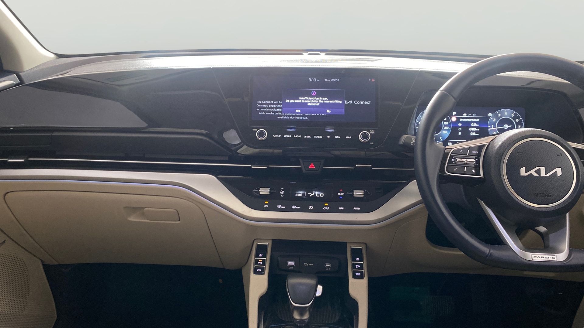 View 2025 Kia Carens Luxury Plus 1.5 Turbo Petrol DCT 7 STR Image 18 Used 2025 Kia Carens Luxury Plus 1.5 Turbo Petrol DCT 7 STR Image 18