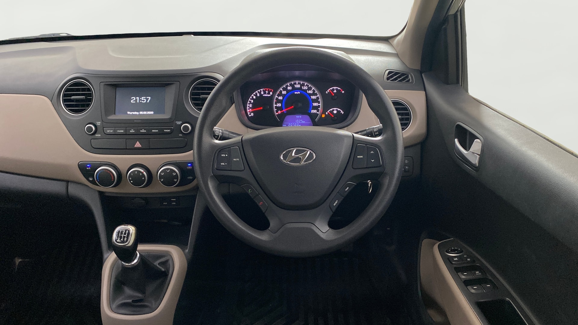 View 2017 Hyundai Grand i10 1.2 Sportz(O) Petrol Image 20 Used 2017 Hyundai Grand i10 1.2 Sportz(O) Petrol Image 20