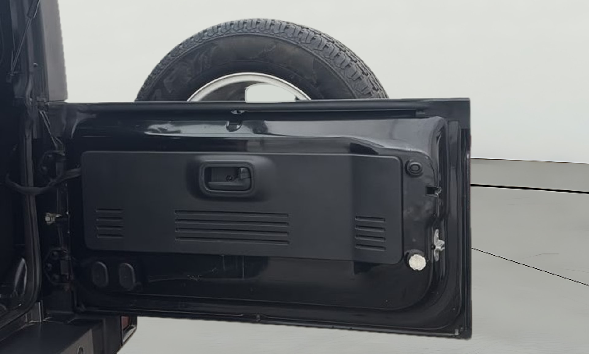 View 2021 Mahindra Thar AX Standard Manual Soft Top 6 Seater Image 28 Used 2021 Mahindra Thar AX Standard Manual Soft Top 6 Seater Image 28
