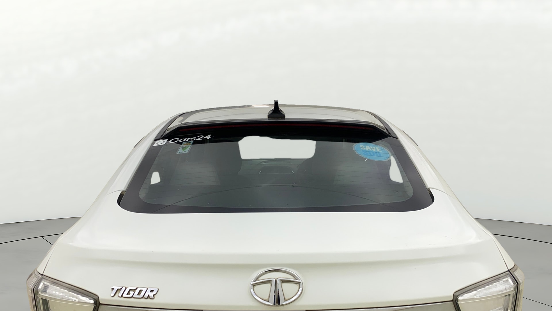 View 2022 Tata Tigor XE Diesel Image 4 Used 2022 Tata Tigor XE Diesel Image 4